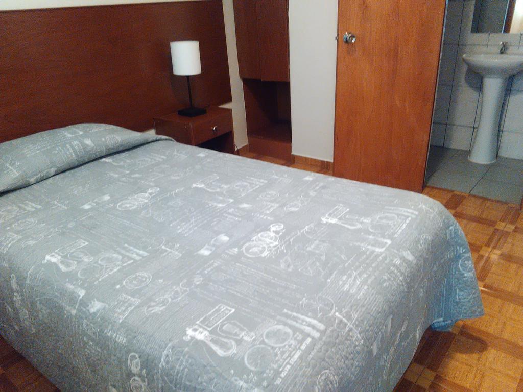 Hostal El Loa Calama Exteriör bild