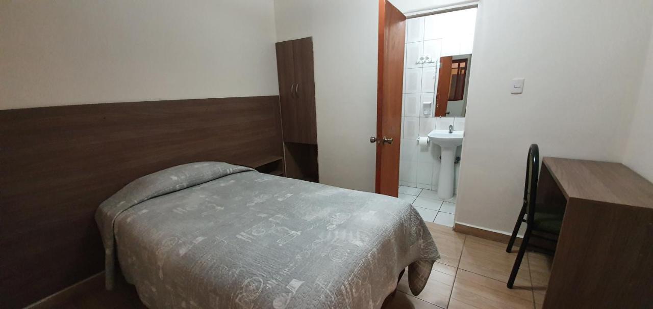 Hostal El Loa Calama Exteriör bild